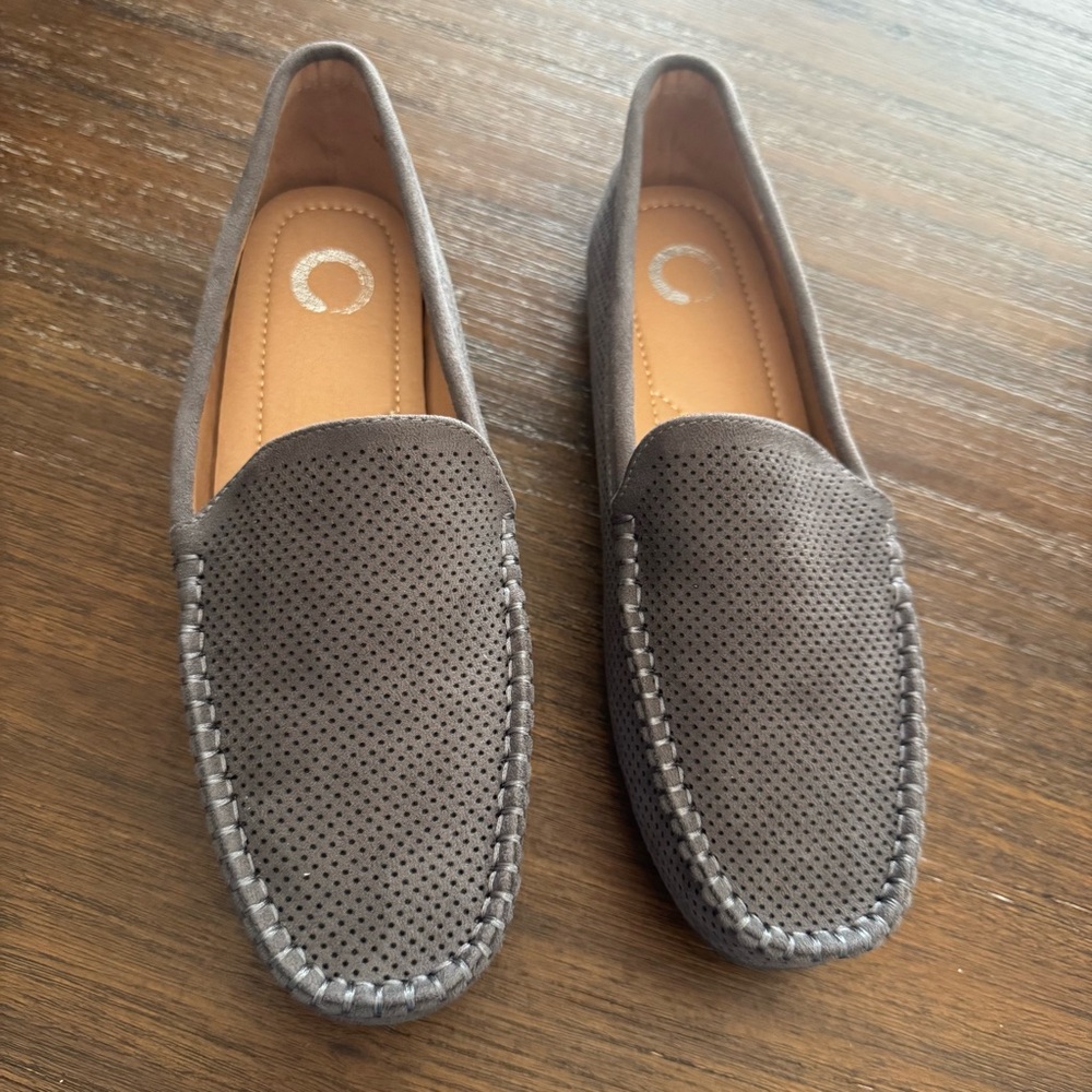 Journee Collection Women's Comfort Loafer size 8.5